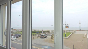 ESPLANADE FRONT DE MER 109 1er Etage Lit fait wifi